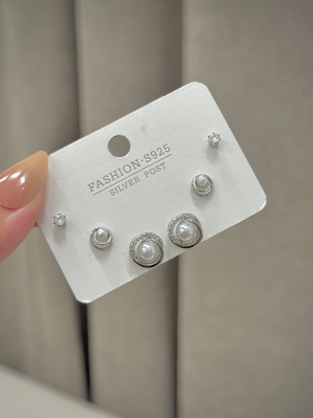 Trendy earrings