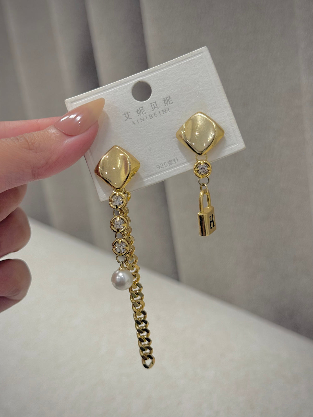 Trendy earrings