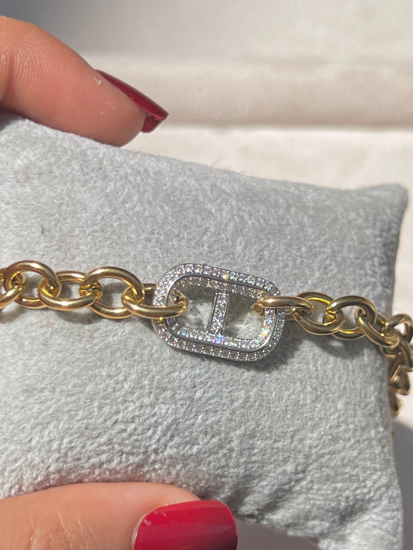 Elegant Dior bracelet