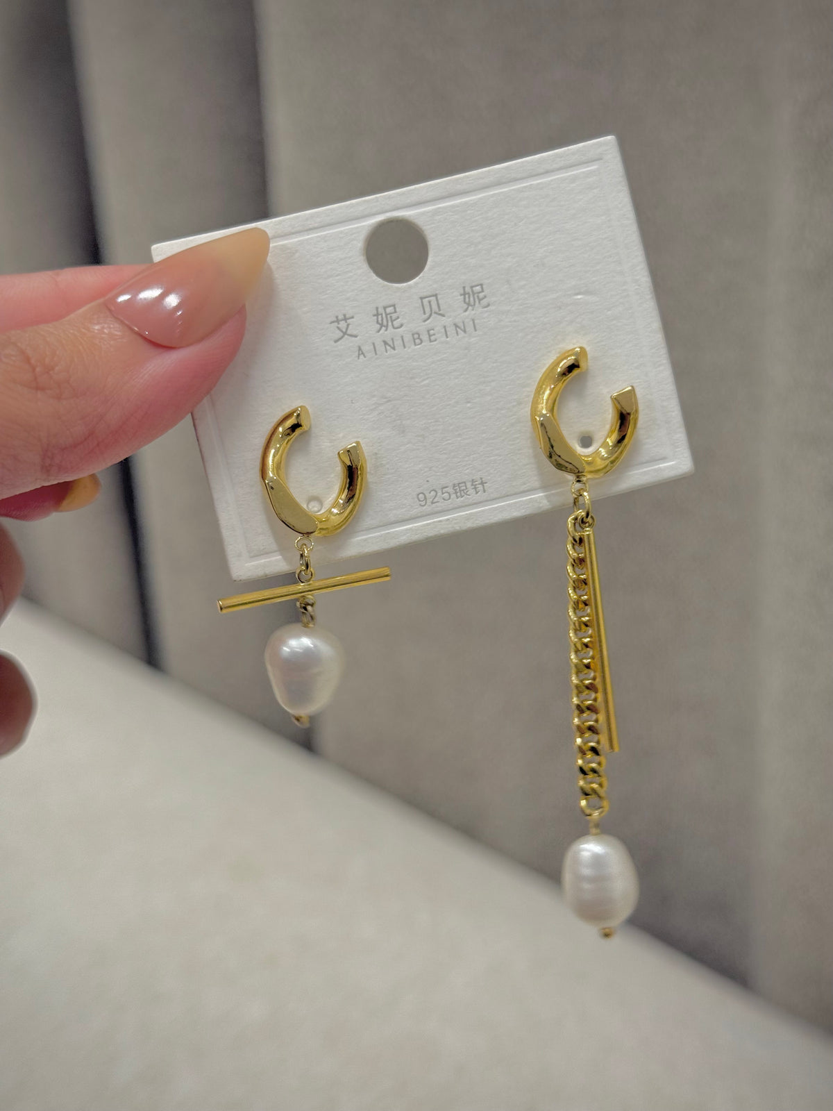 Trendy earrings