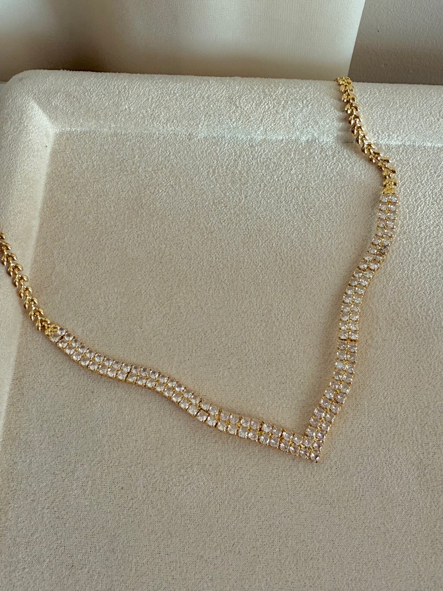 Trendy accessory set.