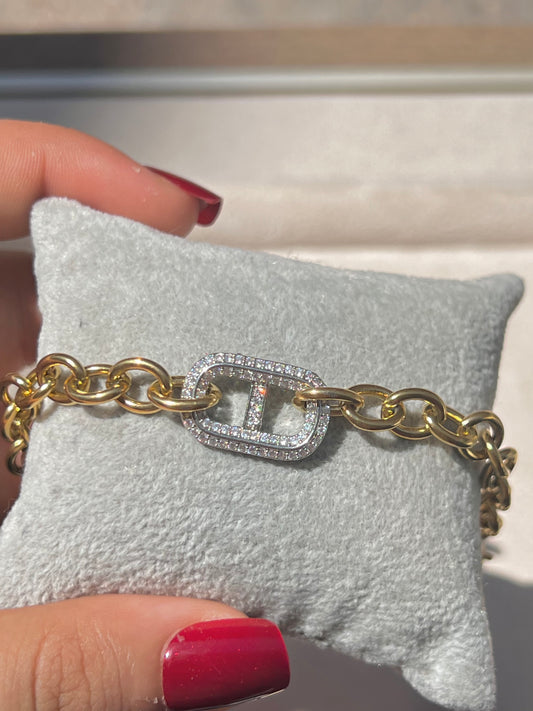 Elegant Dior bracelet