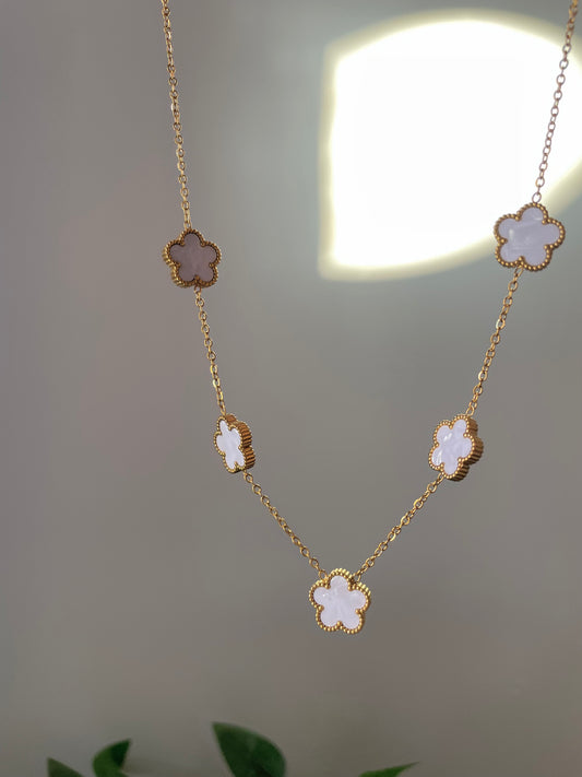 Flowers necklace