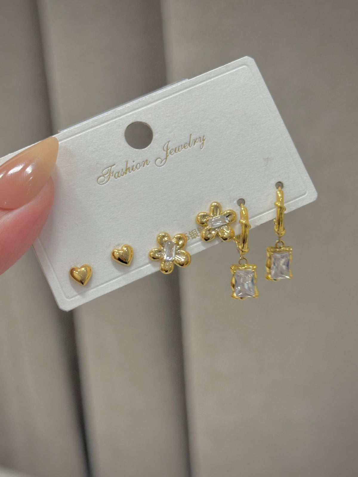 Trendy earrings