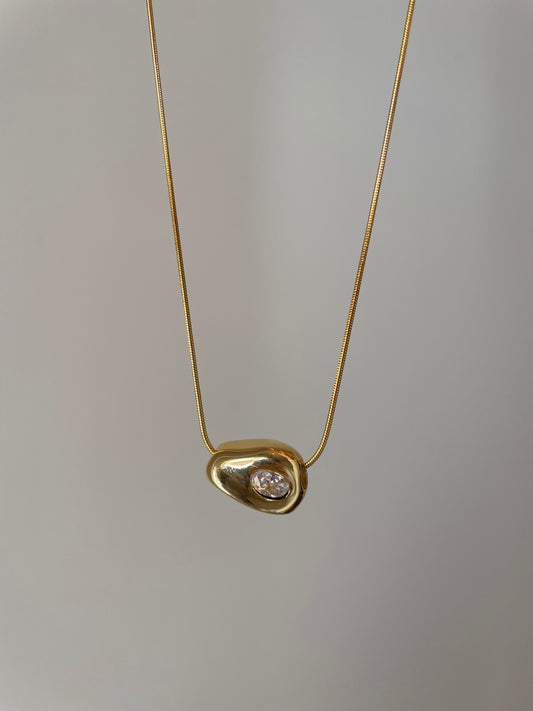 Nuts necklace