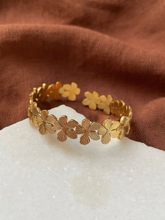 Flower bracelet